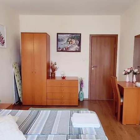 One Bedroom With Pool View 阳光海滩