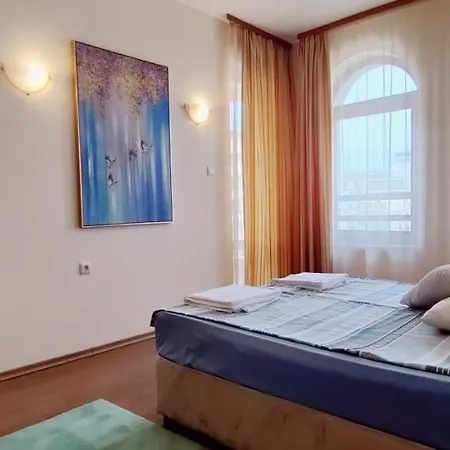 One Bedroom With Pool View 阳光海滩