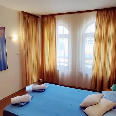 One Bedroom With Pool View Appartamento Sunny Beach