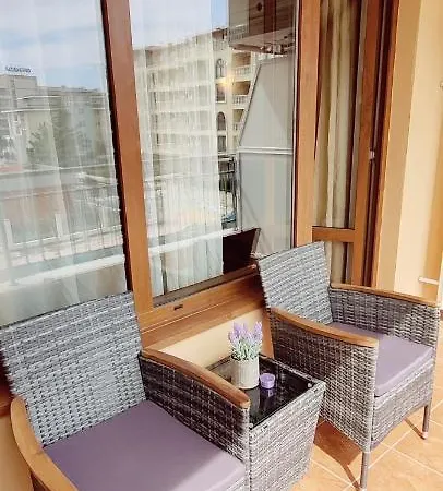 One Bedroom With Pool View Διαμέρισμα